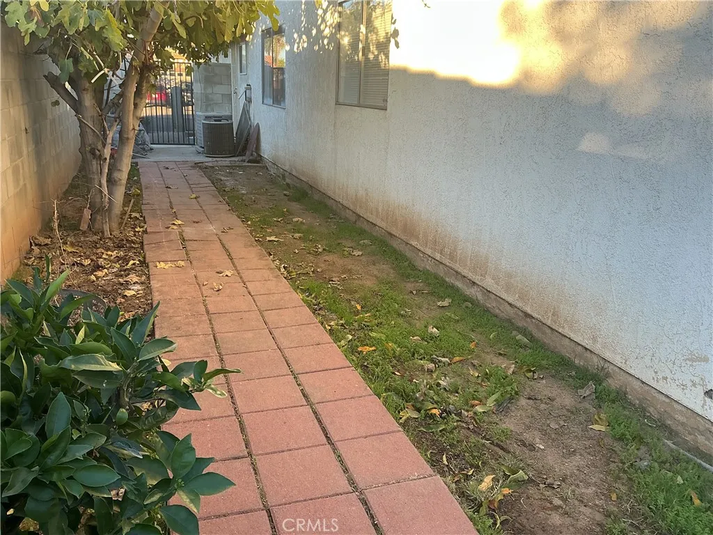 12674 Shadybend, Moreno Valley, California 92553 home-pic-25